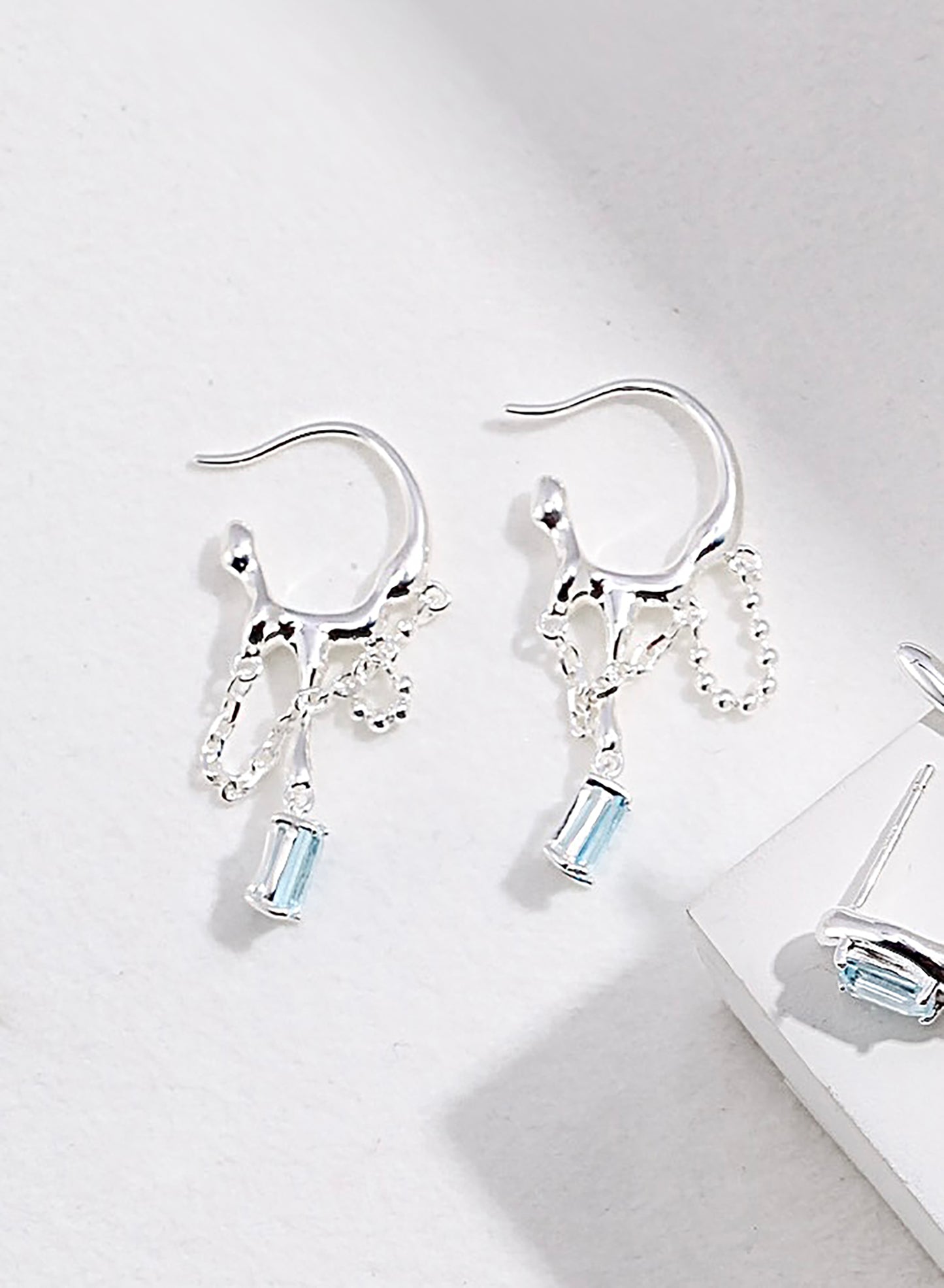 Waterflow Shaped 925 Silver With Topaz Earrings