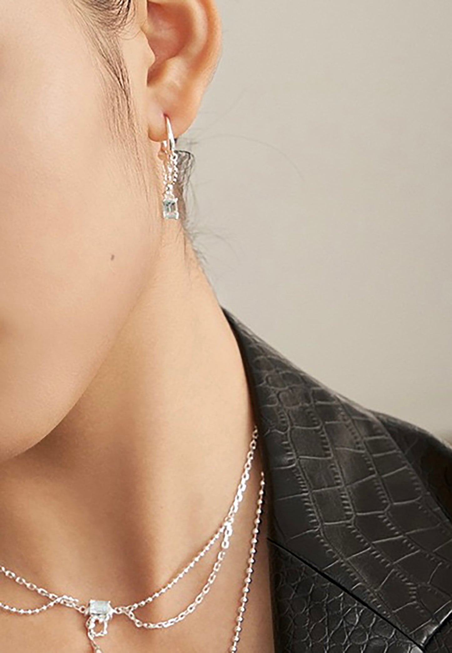 Waterflow Shaped 925 Silver With Topaz Earrings