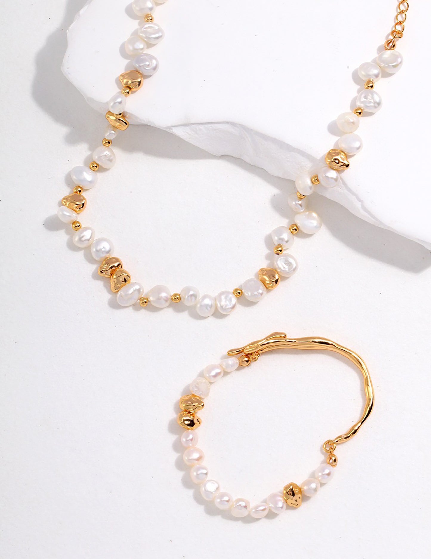 French Style Irregular Freshwater Pearls With 18K Gold Necklace