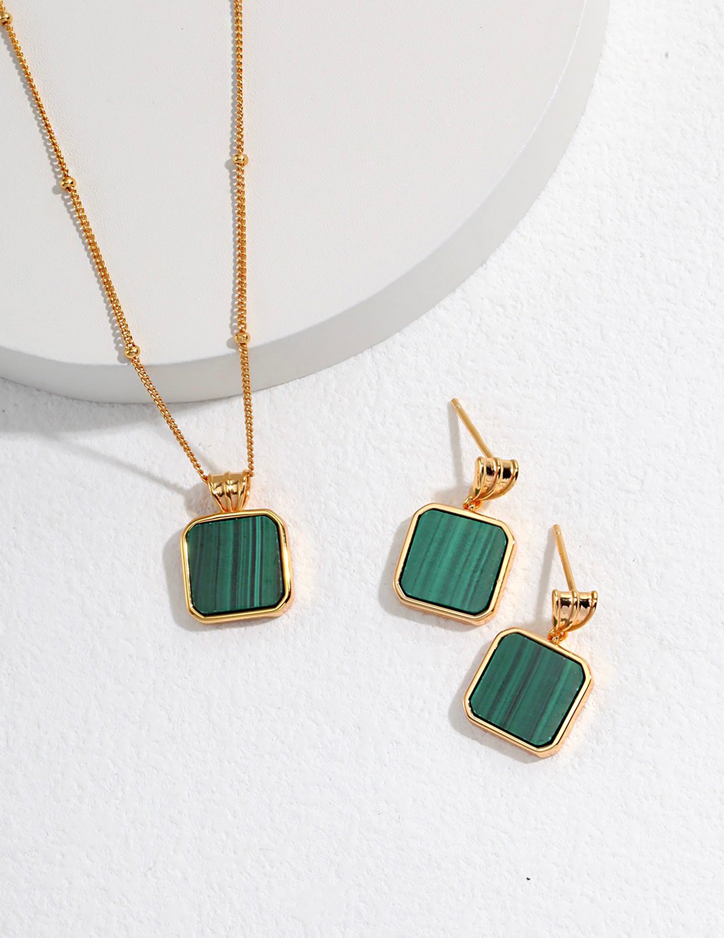 18K Gold Pated Silver With Malachite Pendant Necklace