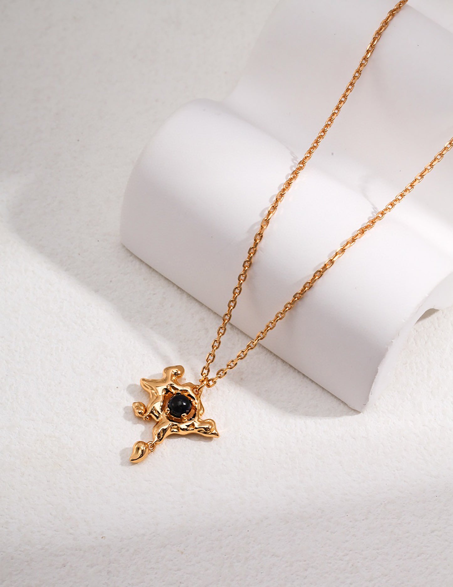 Sunset Shaped Sterling Silver With Black Agate Pendant Necklace