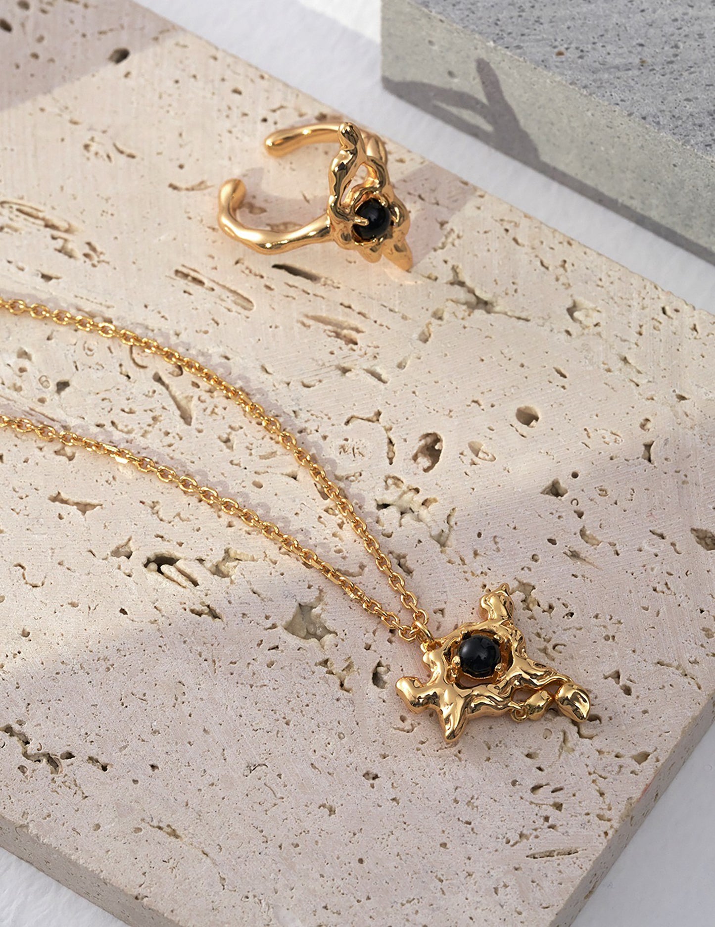 Sunset Shaped Sterling Silver With Black Agate Pendant Necklace