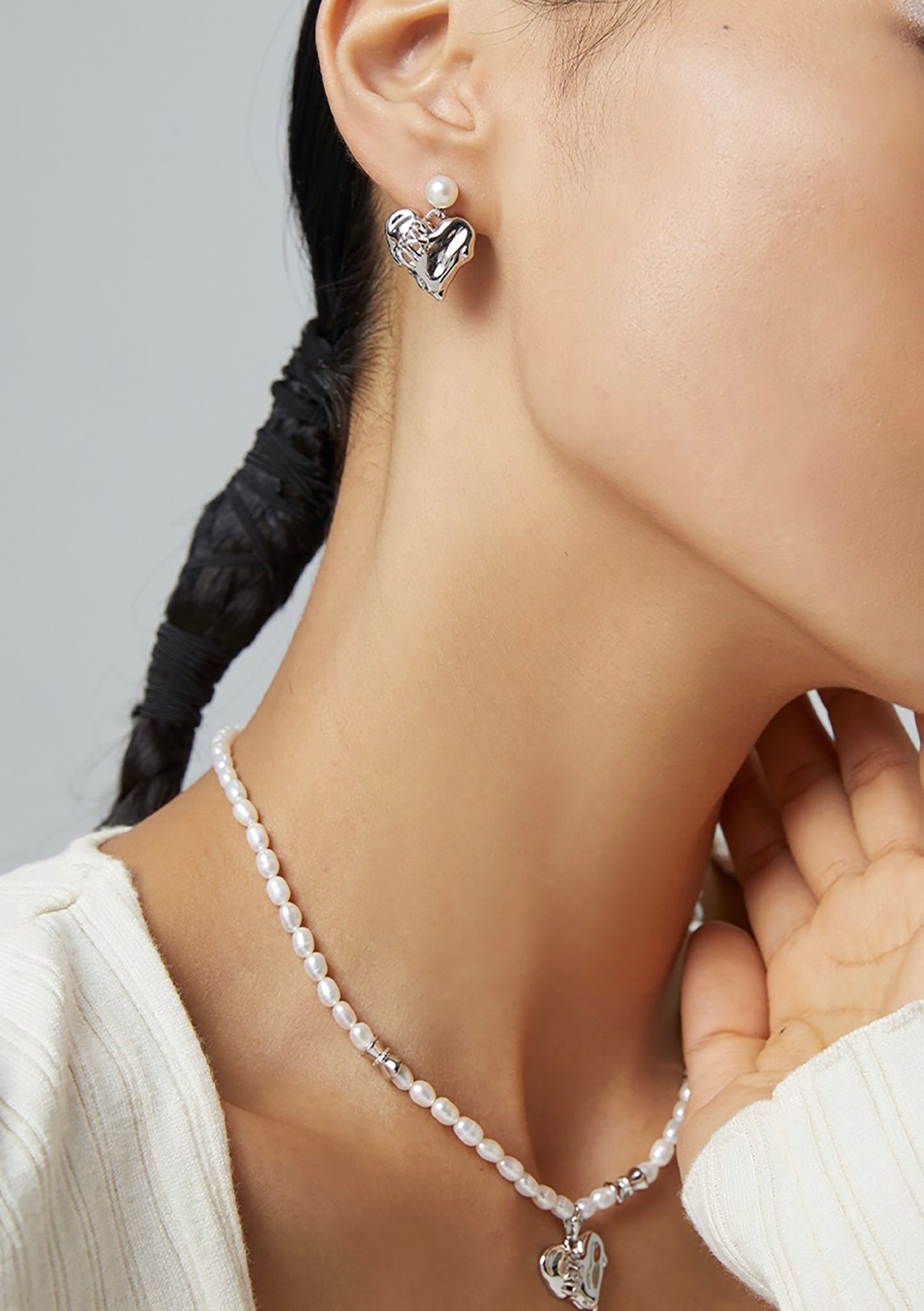 Gold Plated Gold Stitched Heart Pendant With Freshwater Pearls Earrings