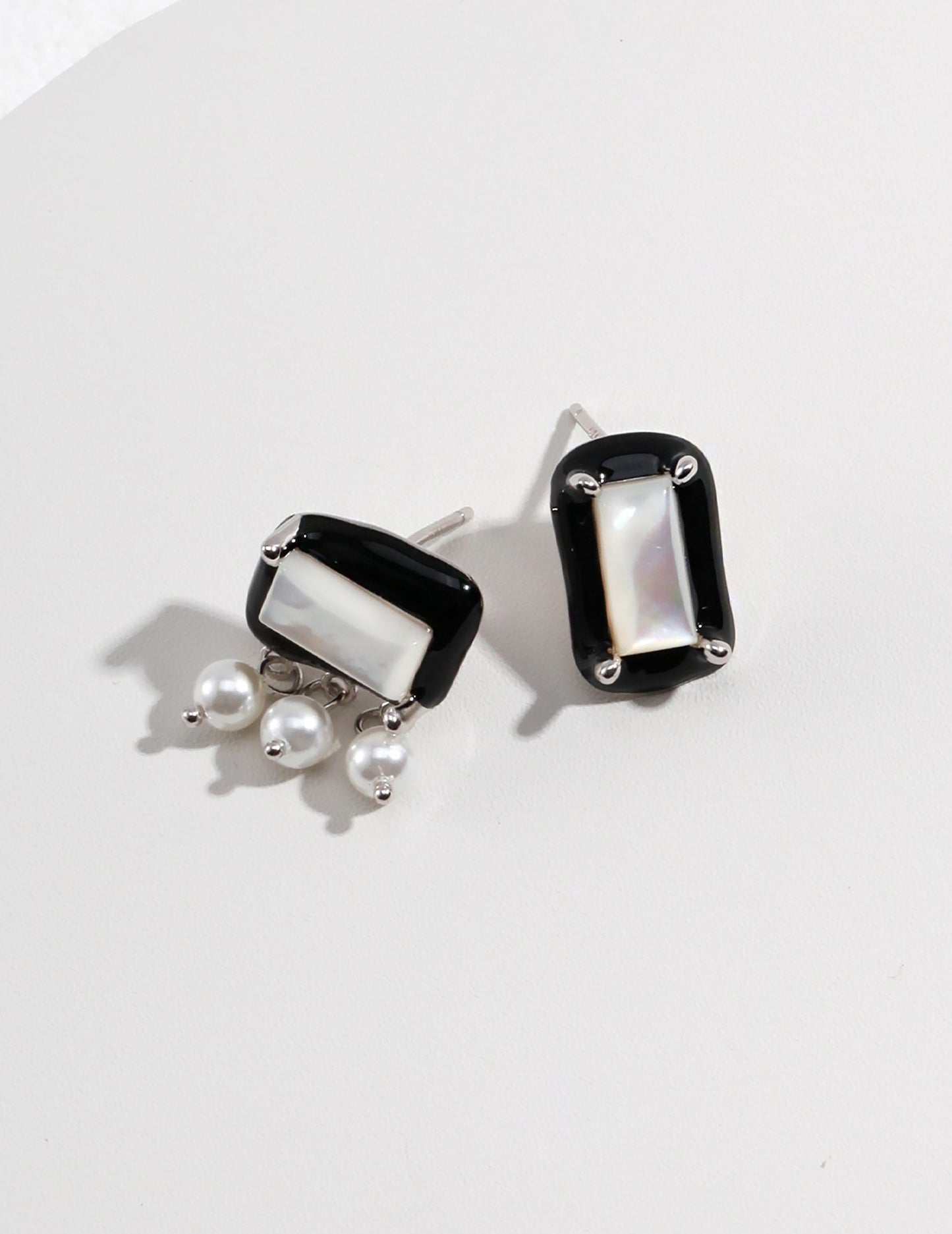 Asymmetry Black Glaze 925 Silver With Freshwater Pearls Drop Earrings