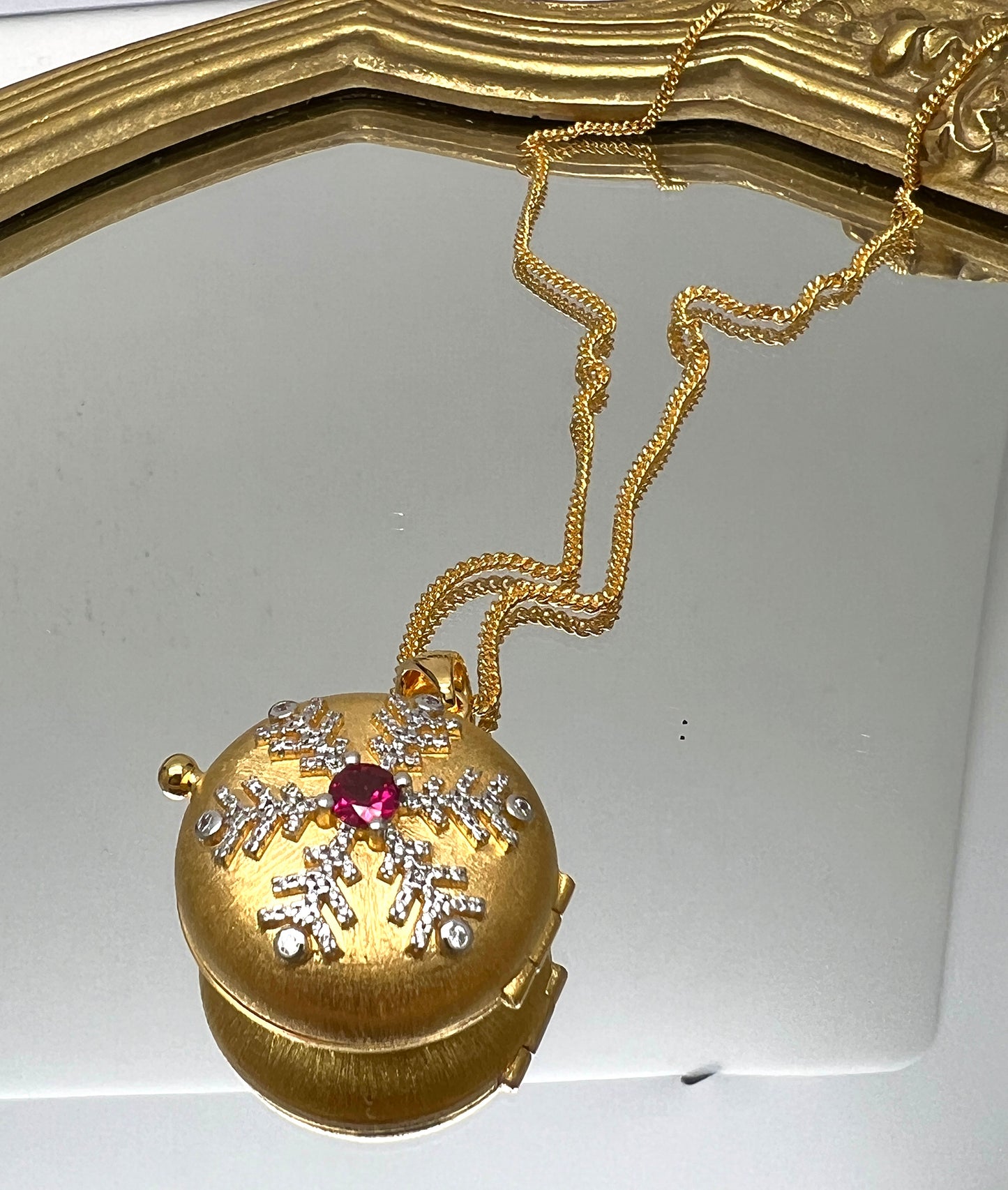 925 Silver Plated Gold Aromatherapy Locket Pendant With Red Stone Necklace