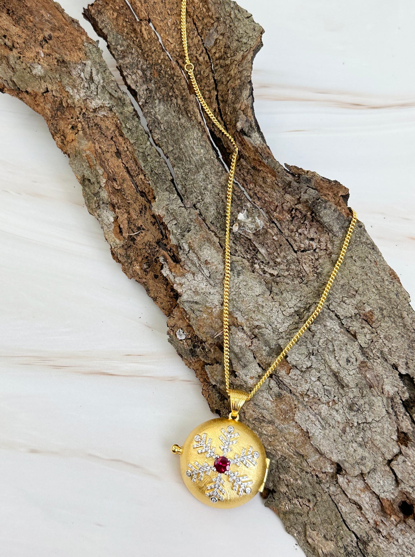 925 Silver Plated Gold Aromatherapy Locket Pendant With Red Stone Necklace