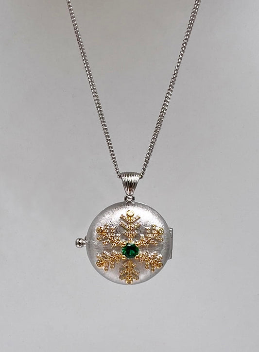 925 Silver Aromatherapy Locket Pendant With Green Stone Necklace