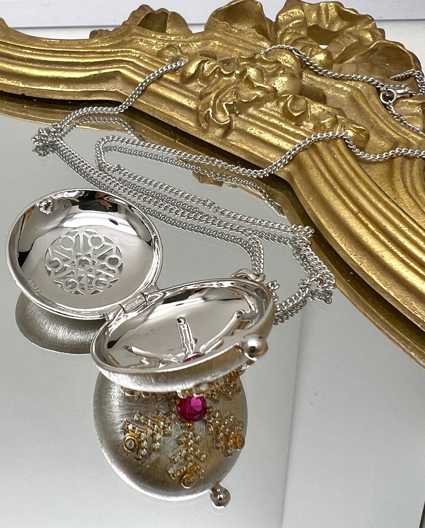 925 Silver Aromatherapy Locket Pendant With Red Stone Necklace