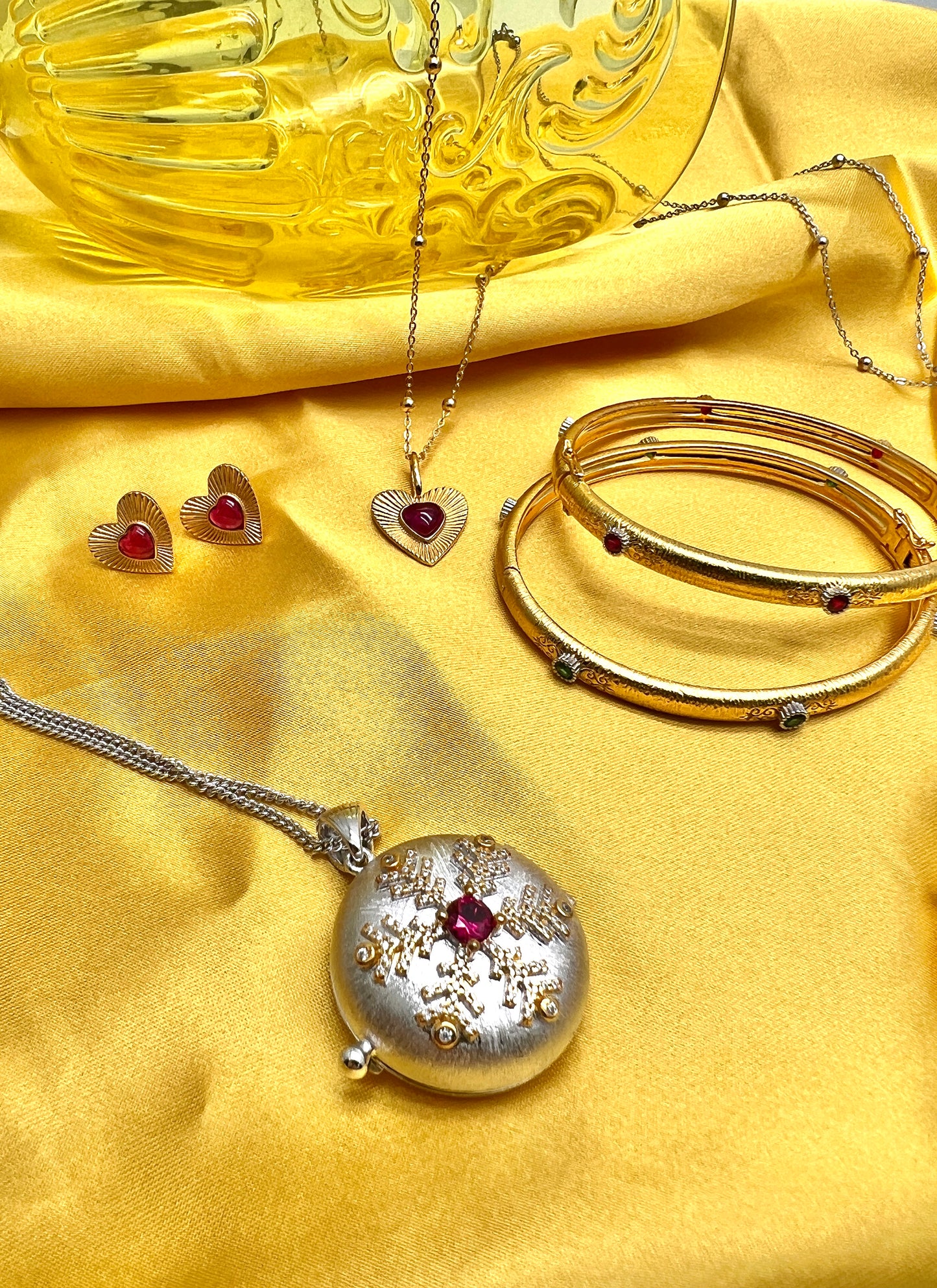 925 Silver Aromatherapy Locket Pendant With Red Stone Necklace