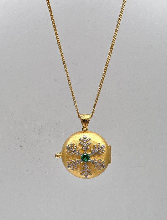 925 Silver Plated Gold Aromatherapy Locket Pendant With Green Stone Necklace